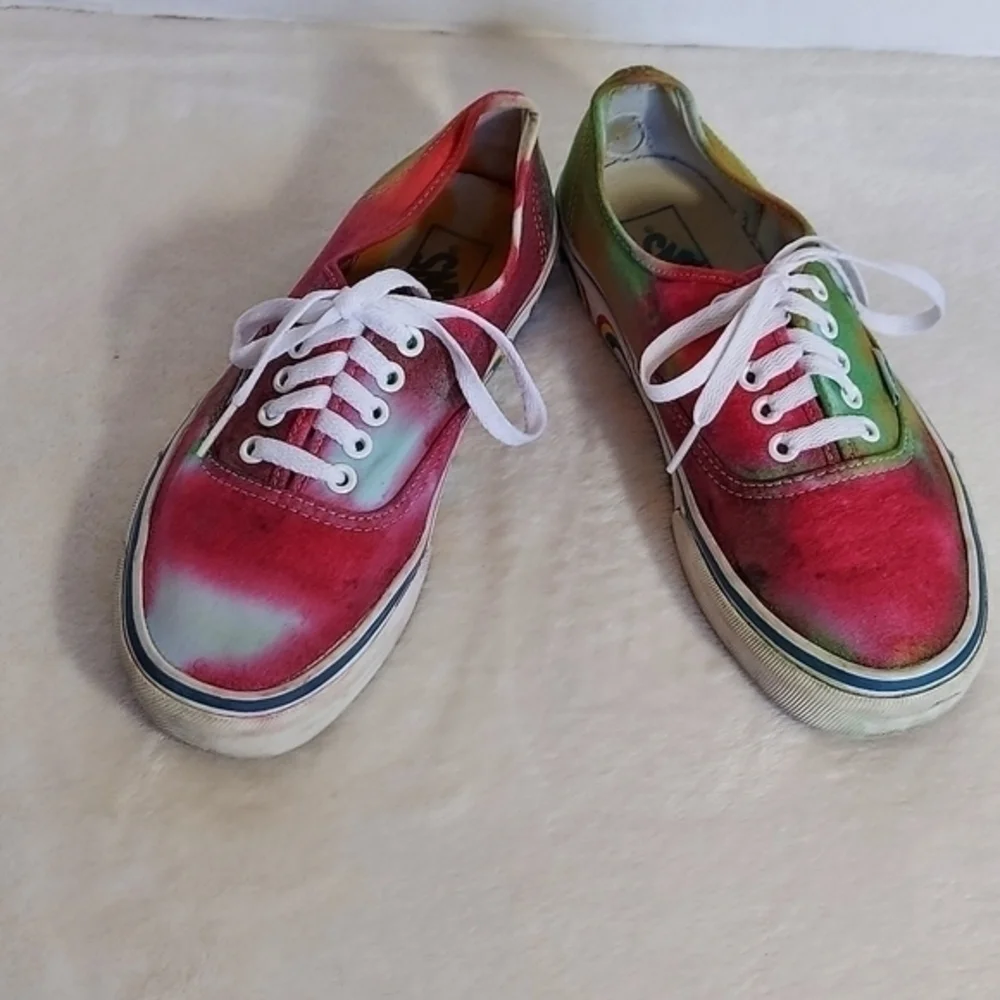 Vans  Red Green‎ Yellow Tie-Dye Rainbow Motif Decorates around the rim Sneakers